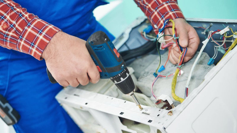 Avcılar Amana Amana çamaşır makinesi kart tamiri – Su almama arızası orijinal parça ile giderildi. - Teknik servis örneği